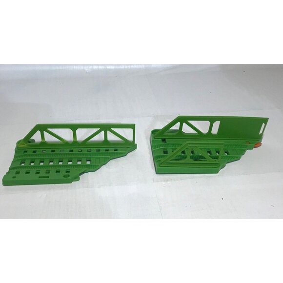 Thomas the Train Trackmaster Partial Cut Bridge Overpass Tracks Green Set of 2 - Picture 8 of 11